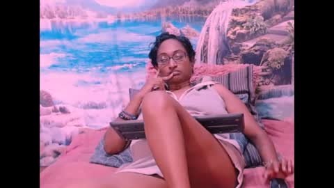 Snapshot of indianspicy69 chatting on February 12, 11:40 am Shreya online show from February 12, 11:40 am