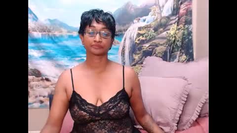 Snapshot of indianspicy69 chatting on February 24, 1:35 am Shreya online show from February 24, 1:35 am