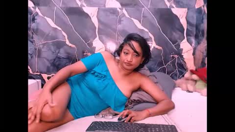 Snapshot of indianspicy69 chatting on September 11, 12:45 am Shreya online show from September 11, 12:45 am