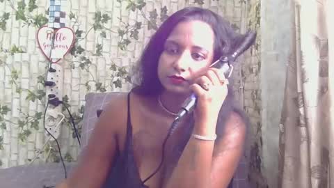 Snapshot of indiantina01 chatting on February 15, 8:11 am tina online show from February 15, 8:11 am