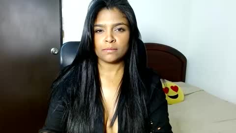 Snapshot of indica_18 chatting on March 7, 2:15 am Aleja vallejo online show from March 7, 2:15 am