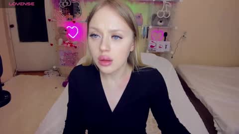 Snapshot of indykally chatting on March 11, 2:10 am Indy Kally online show from March 11, 2:10 am
