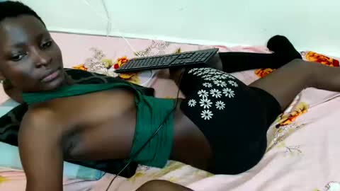 ines01 online show from October 30, 1:06 am