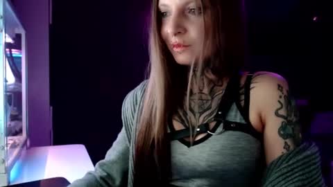 Snapshot of inesdesire chatting on February 12, 4:44 pm InesDesire online show from February 12, 4:44 pm