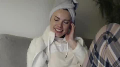 Sweet girl online show from February 9, 10:00 pm