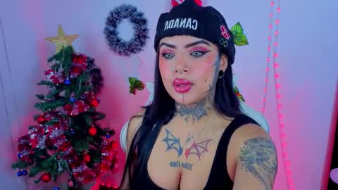 I AM NIKKY online show from December 15, 7:43 pm