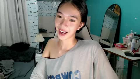 Reign online show from May 13, 7:01 pm