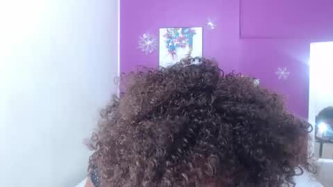 innocent_sexybaby online show from November 3, 8:32 pm