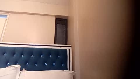 Snapshot of innocentcuteface chatting on February 23, 4:57 pm Amber online show from February 23, 4:57 pm