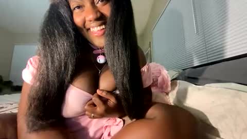 Lola online show from November 4, 12:28 pm