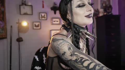   SANIA  online show from April 15, 7:58 pm