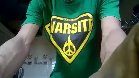 interne8famous online show from April 14, 9:23 am