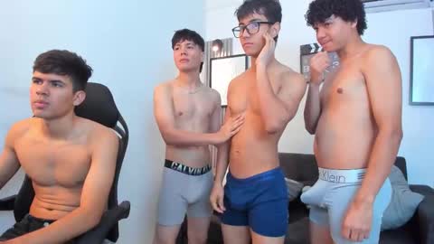 Damian Sam Jack Daniel and James online show from January 17, 2:04 pm