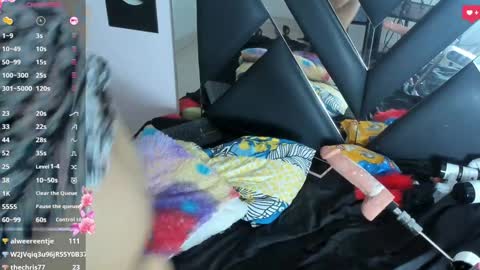 inti_luna online show from January 7, 1:24 pm