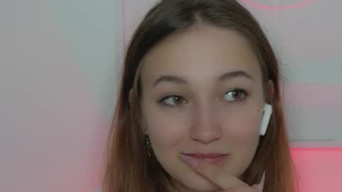 invokersgirl online show from September 9, 3:01 pm
