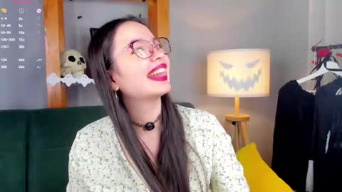 Mia online show from October 29, 2:02 am