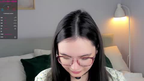 Mia online show from October 21, 1:54 am