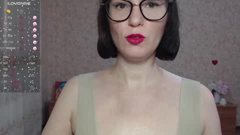 IrenLarasani online show from October 7, 6:42 am