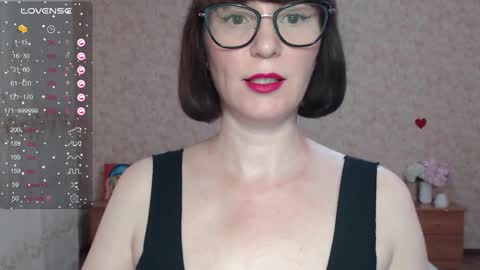 IrenLarasani online show from September 15, 9:33 am