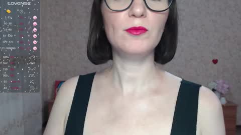 IrenLarasani online show from October 13, 6:04 am