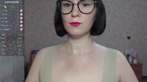 IrenLarasani online show from September 23, 6:07 am