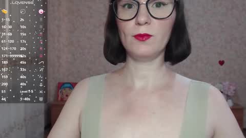 IrenLarasani online show from October 18, 7:45 am