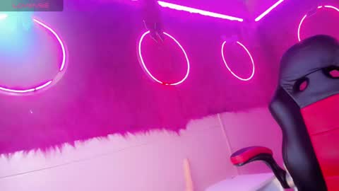 Snapshot of irina_lechera_ chatting on January 17, 8:11 pm Irina online show from January 17, 8:11 pm