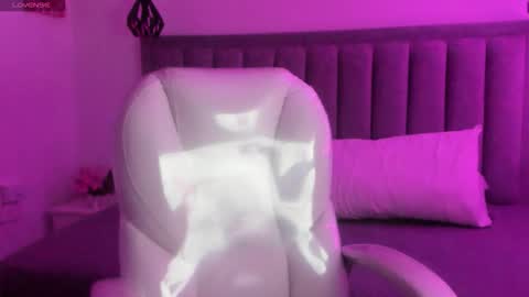 iris8_ online show from January 12, 12:34 pm