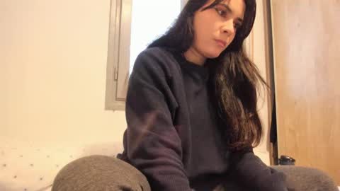 Snapshot of iris_and_ian chatting on December 24, 10:33 am iris_and_ian online show from December 24, 10:33 am