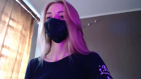 Snapshot of iris_lave chatting on September 19, 11:58 am Lily online show from September 19, 11:58 am