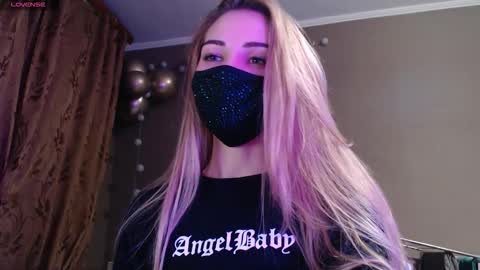 Lily online show from November 14, 6:54 pm