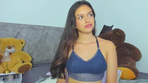 Snapshot of iris_pretty__ chatting on February 2, 11:11 pm iris felix online show from February 2, 11:11 pm