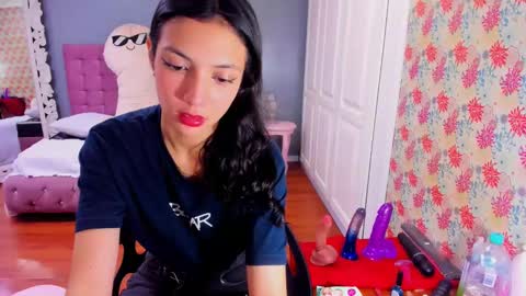 Snapshot of iris_stone_ chatting on March 3, 2:17 pm Iris online show from March 3, 2:17 pm
