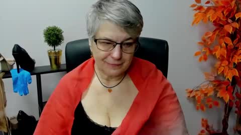 Snapshot of iris_xdesire chatting on February 5, 7:39 am I R I S online show from February 5, 7:39 am
