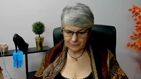 Snapshot of iris_xdesire chatting on January 30, 1:53 pm I R I S online show from January 30, 1:53 pm