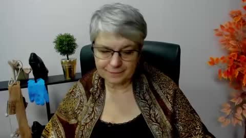 Snapshot of iris_xdesire chatting on January 15, 10:59 am I R I S online show from January 15, 10:59 am
