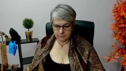Snapshot of iris_xdesire chatting on January 28, 7:22 am I R I S online show from January 28, 7:22 am