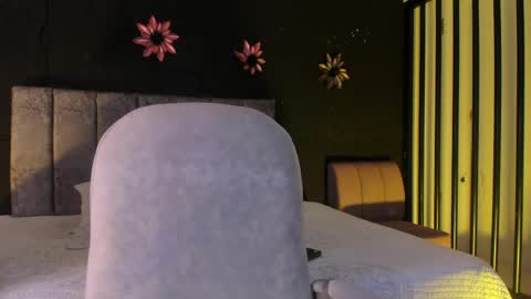 Iris Fyre  online show from May 6, 12:55 pm