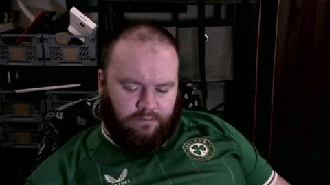 Snapshot of irishdaddy24 chatting on December 2, 5:10 pm twitter theirishman205 online show from December 2, 5:10 pm