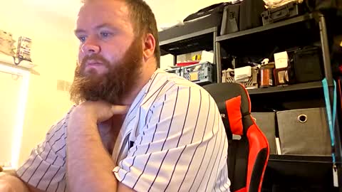 twitter theirishman205 online show from November 1, 4:06 pm