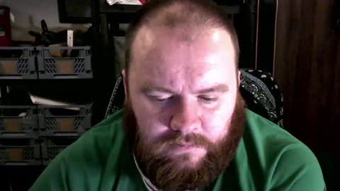 Snapshot of irishdaddy24 chatting on December 1, 8:11 pm twitter theirishman205 online show from December 1, 8:11 pm