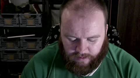 Snapshot of irishdaddy24 chatting on December 3, 5:17 pm twitter theirishman205 online show from December 3, 5:17 pm