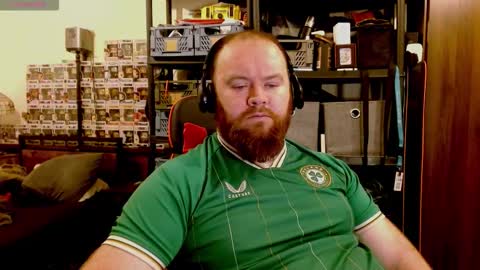 twitter theirishman205 online show from October 5, 12:52 am