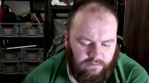 Snapshot of irishdaddy24 chatting on December 3, 8:22 pm twitter theirishman205 online show from December 3, 8:22 pm