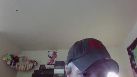 Irishdude2483 online show from September 9, 3:56 pm