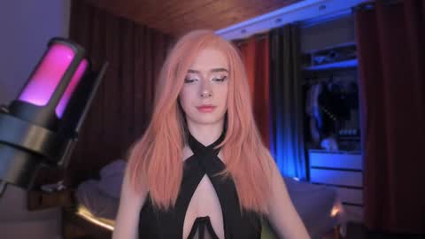 Miss Iris Fansly Miss Iris new inst.  online show from November 25, 7:45 pm