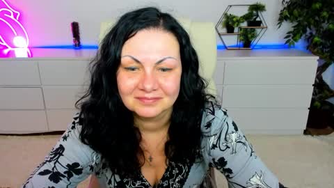 Iris online show from February 28, 7:40 pm