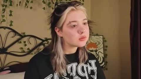 I am Cutie Iris3 online show from October 29, 7:54 am