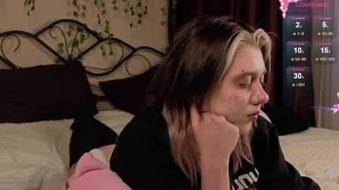 I am Cutie Iris3 online show from October 2, 12:15 pm