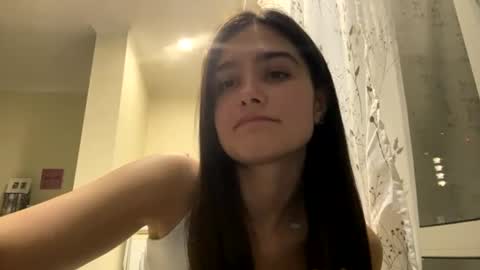 irisss31 online show from July 13, 7:50 pm